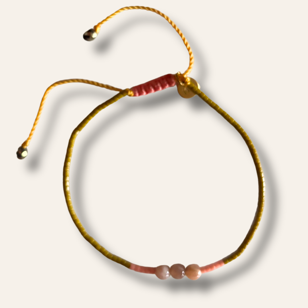 Bracelet Hippy ocre et pierre de soleil