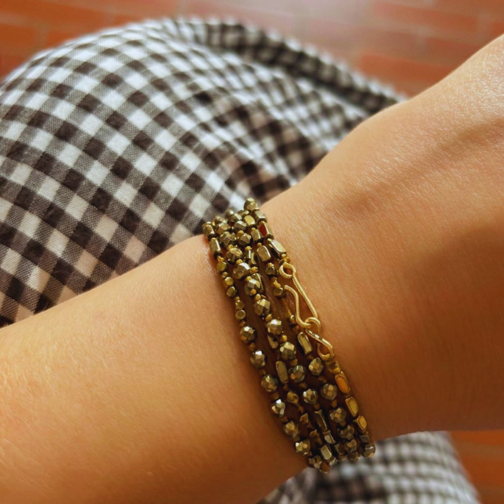Multirang Signature porté en bracelet 5 rangs au poignet - collier multirang pierres naturelles MarlaH Bijoux