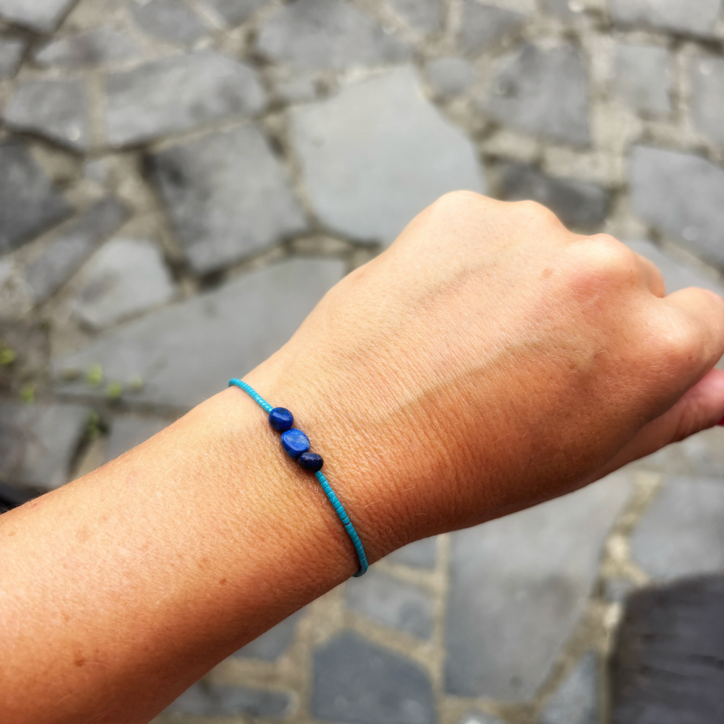 Bracelet Hippy Corail et lapis lazuli