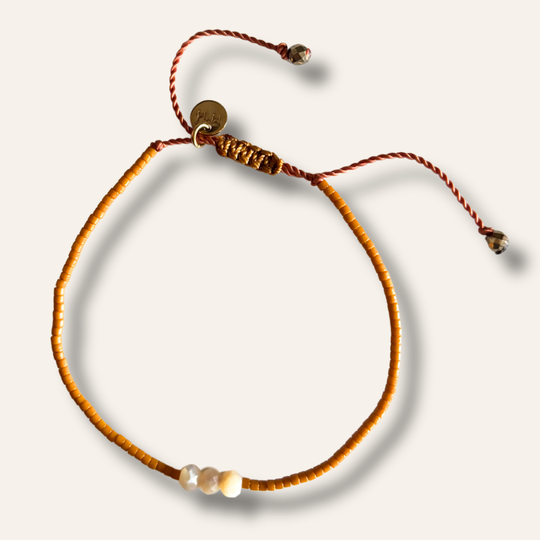 Bracelet Hippy ocre et nacre