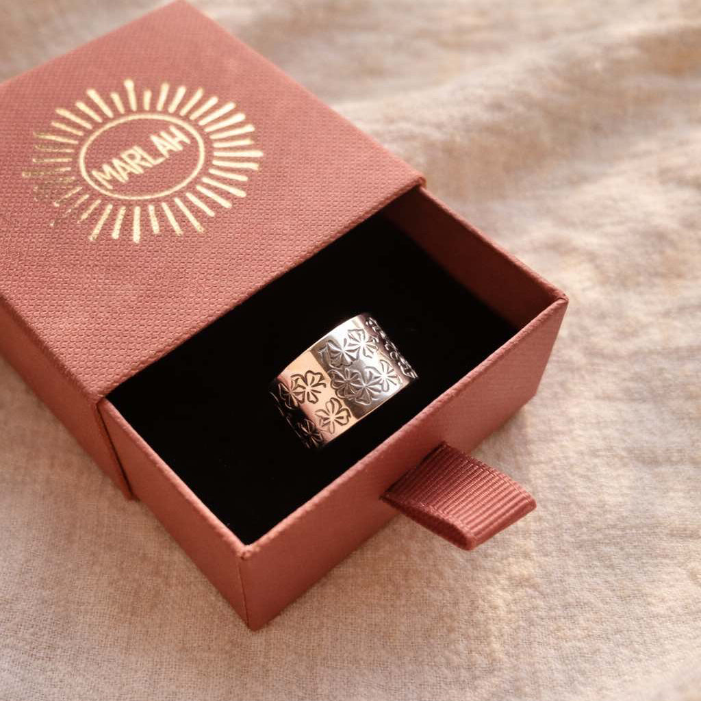Bague porte bonheur prête à offrir en cadeau