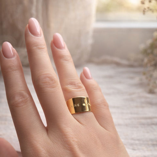 Bague pour femme avec un message gravé personnalisable