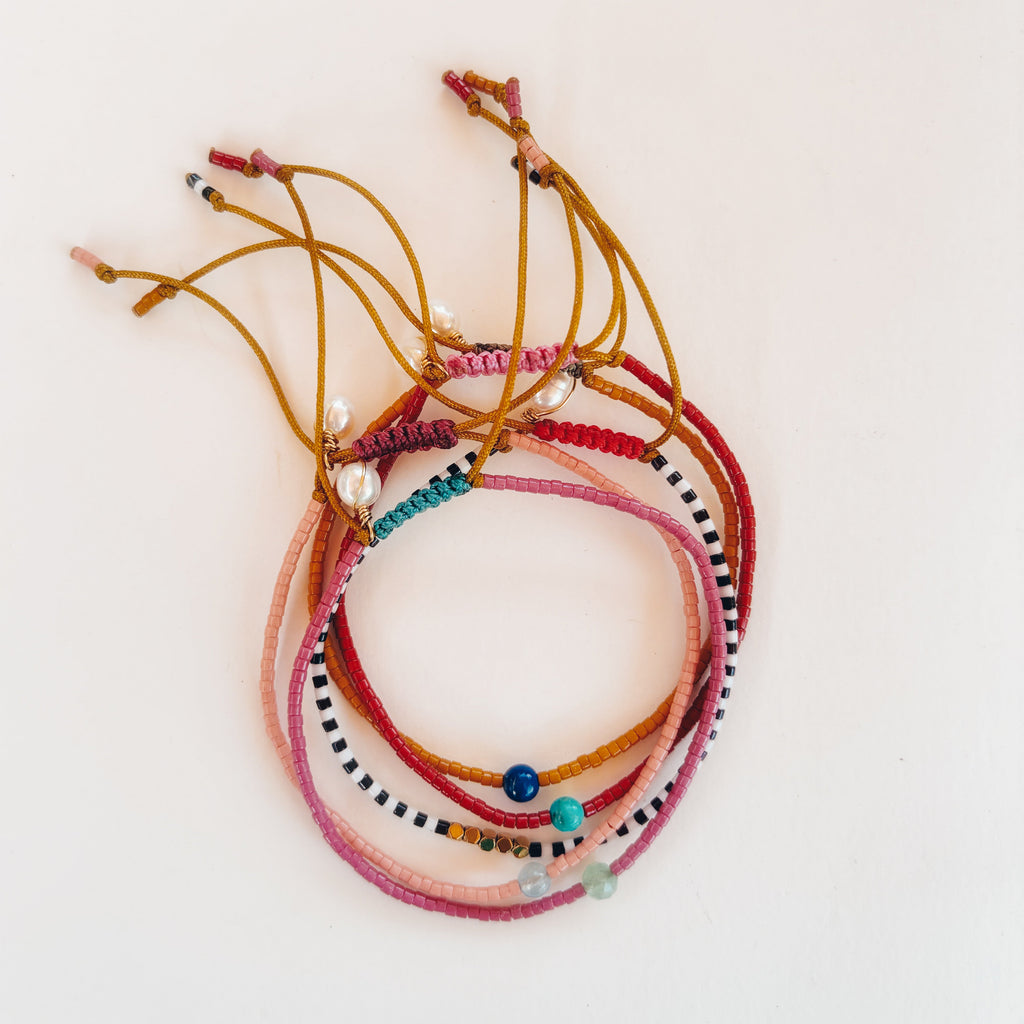 Bracelet multicolore pour l'été