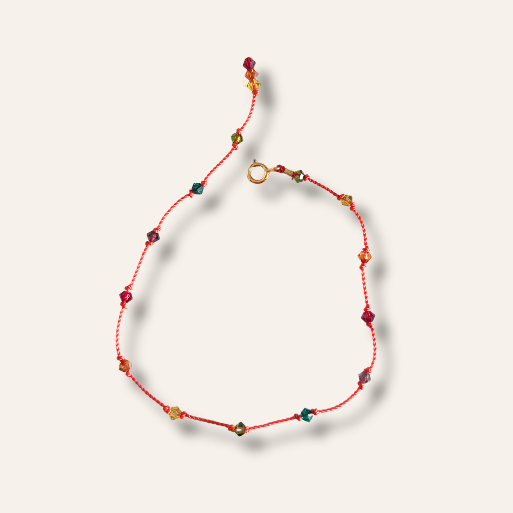 Gros plan sur le bracelet multicolore swarovski