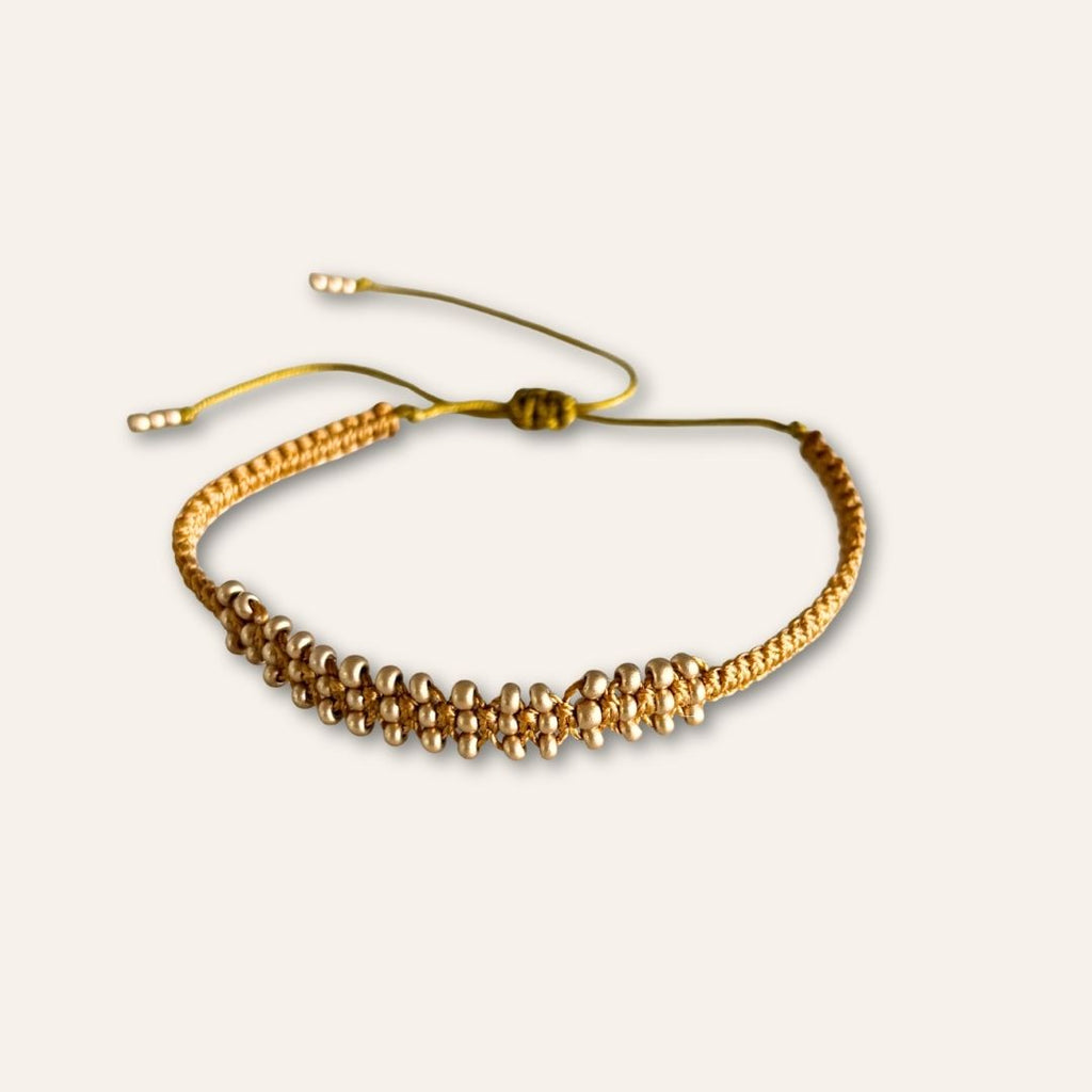 Bracelet tissé à la main en Belgique perles dorées