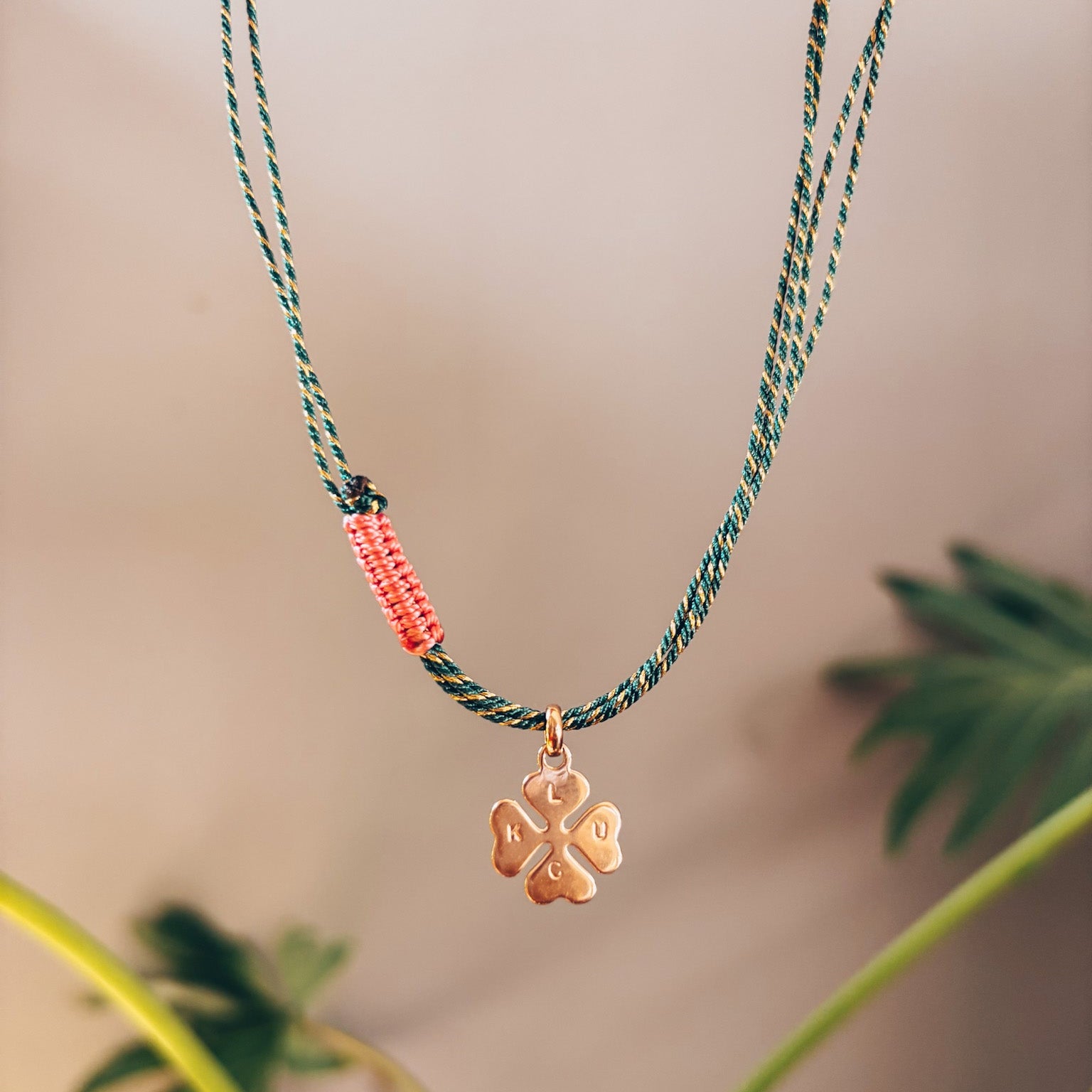 Collier porte-bonheur trèfle à 4 feuilles
