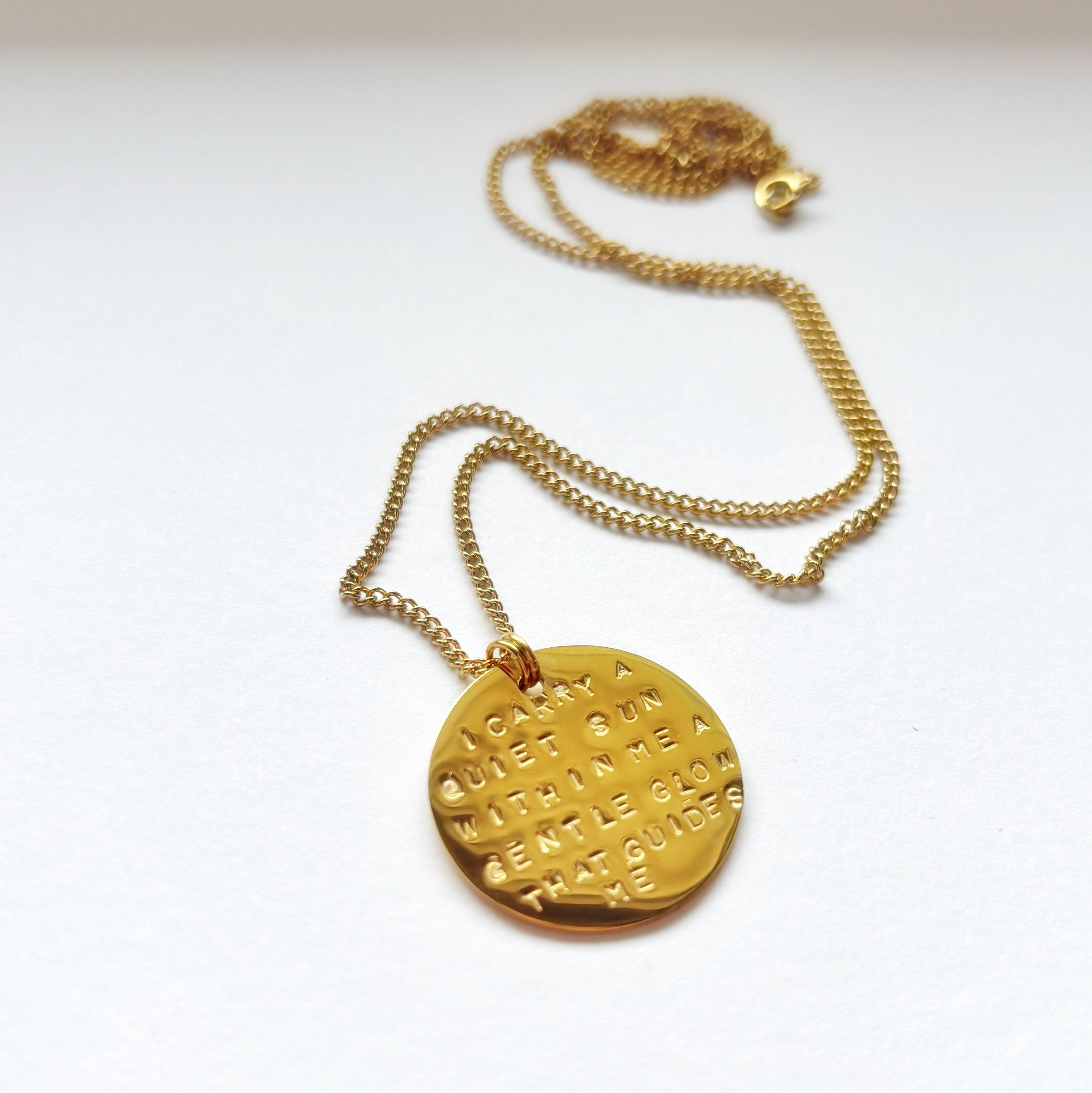 Médaille poiçonné à la main bijoux pour l'été