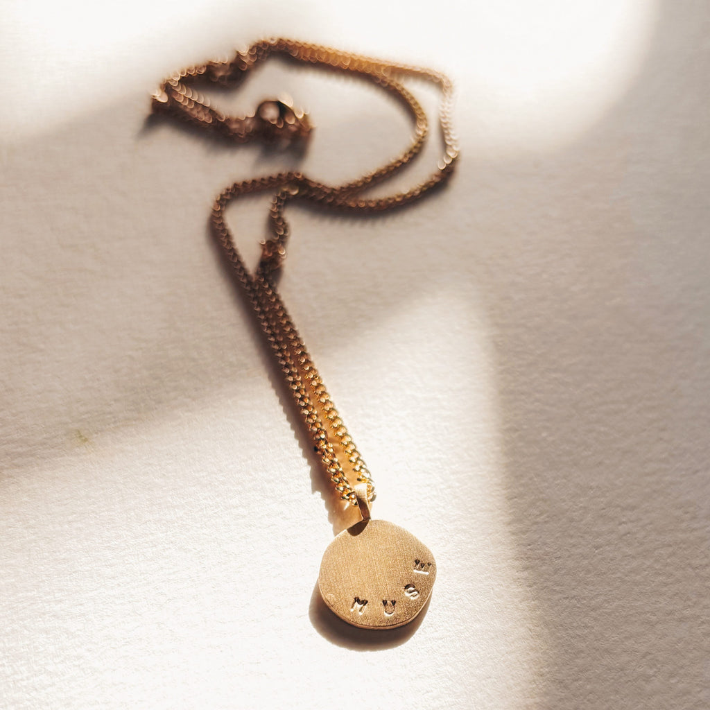Collier gravé à la main MUSE