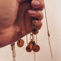 Collier gravé à la main d'un mot inspirant