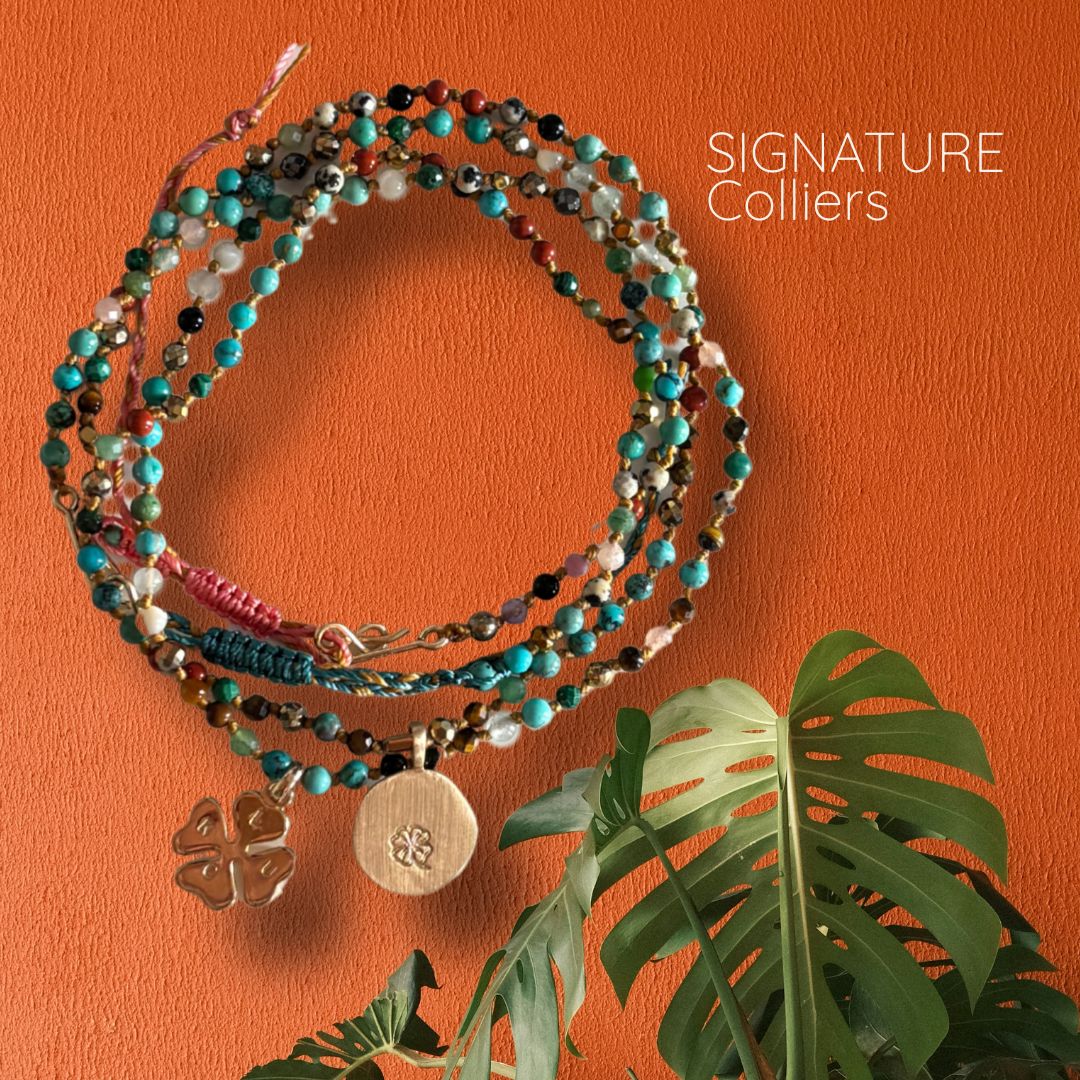 Collier Signature MarlaH Bijoux, pièce unique noué à la main avec perles naturelles et médaille en plaqué or 3 microns, fermoir gold filled