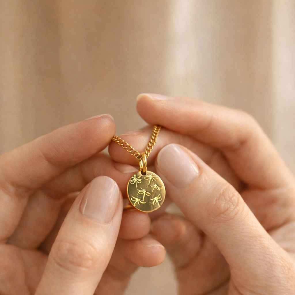 médaillon bijou symbolique libellule fait main en belgique