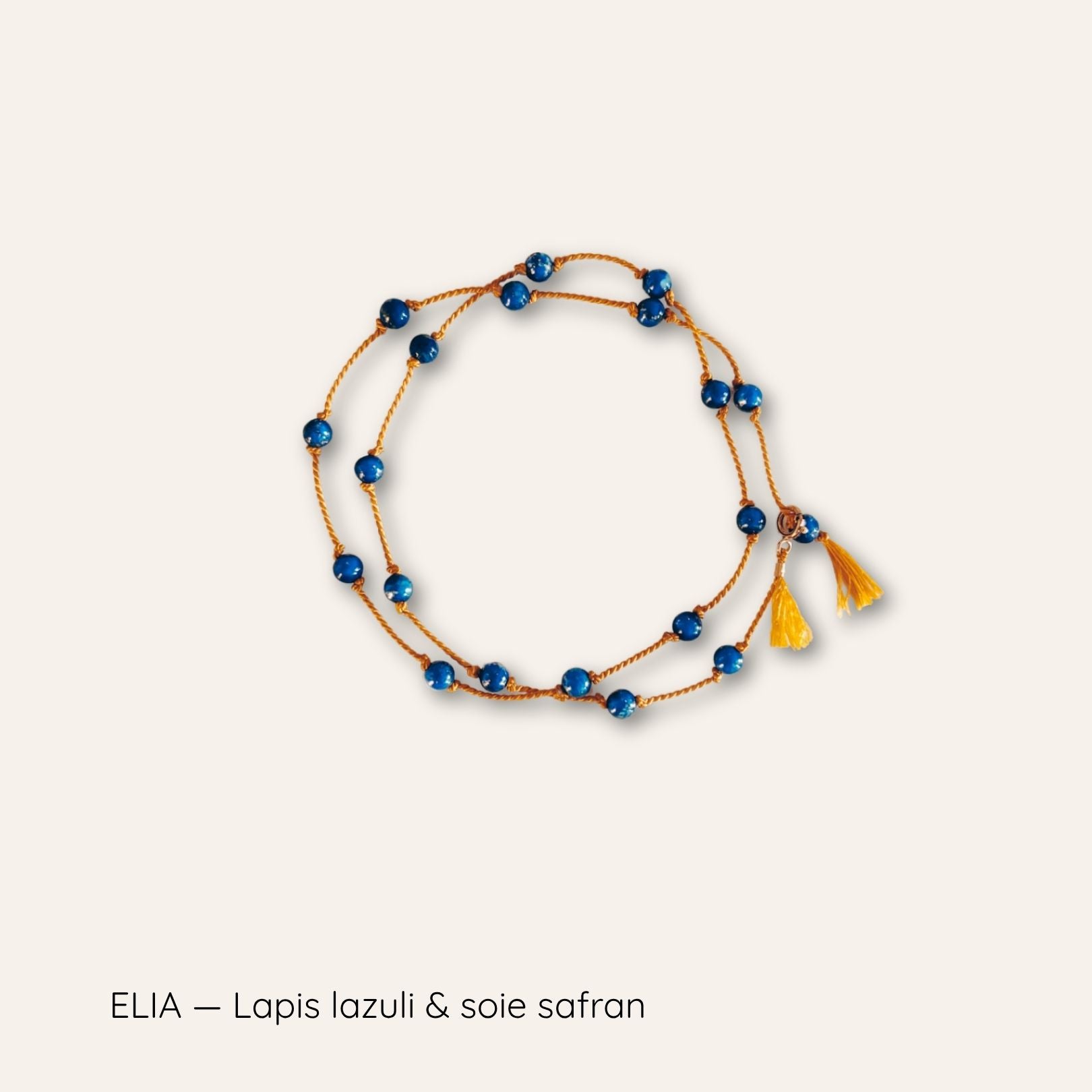 Collier qui peut aussi se porter en bracelet en l'enroulant 2 fois autour du poignet