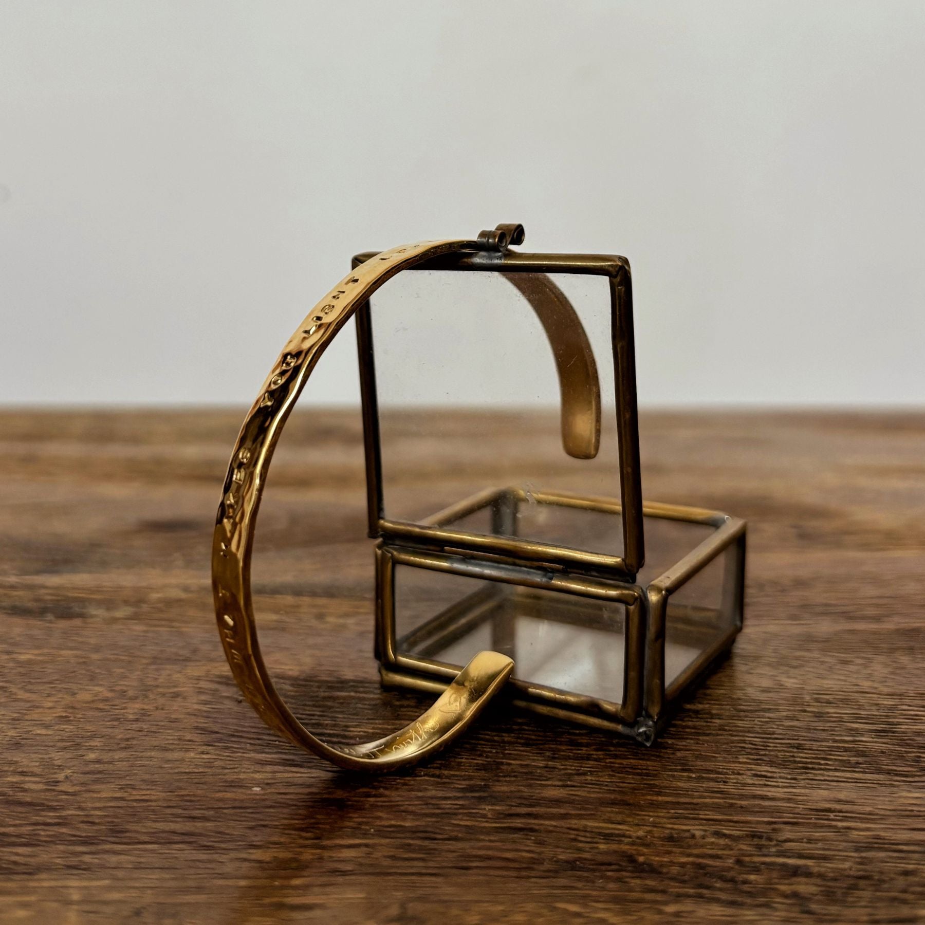 Bracelet plaqué or message – Origine - "Follow what makes you light up inside"