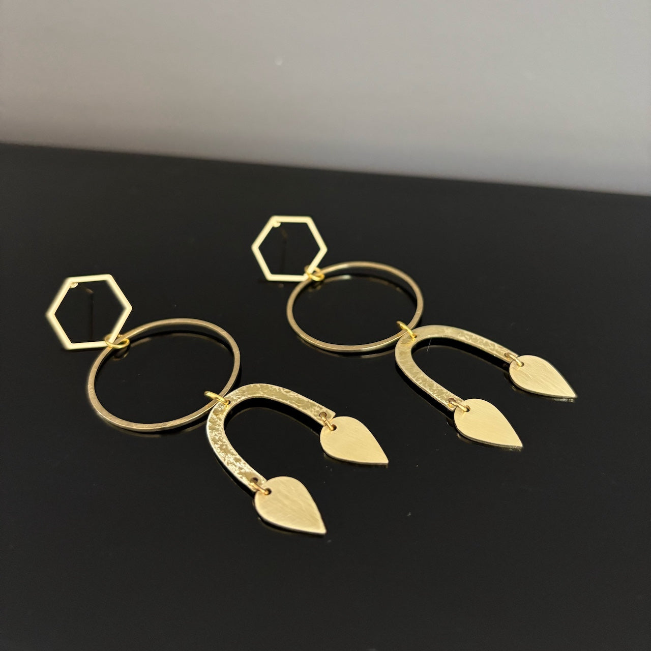 Boucles d'oreilles - sculpture - Origine