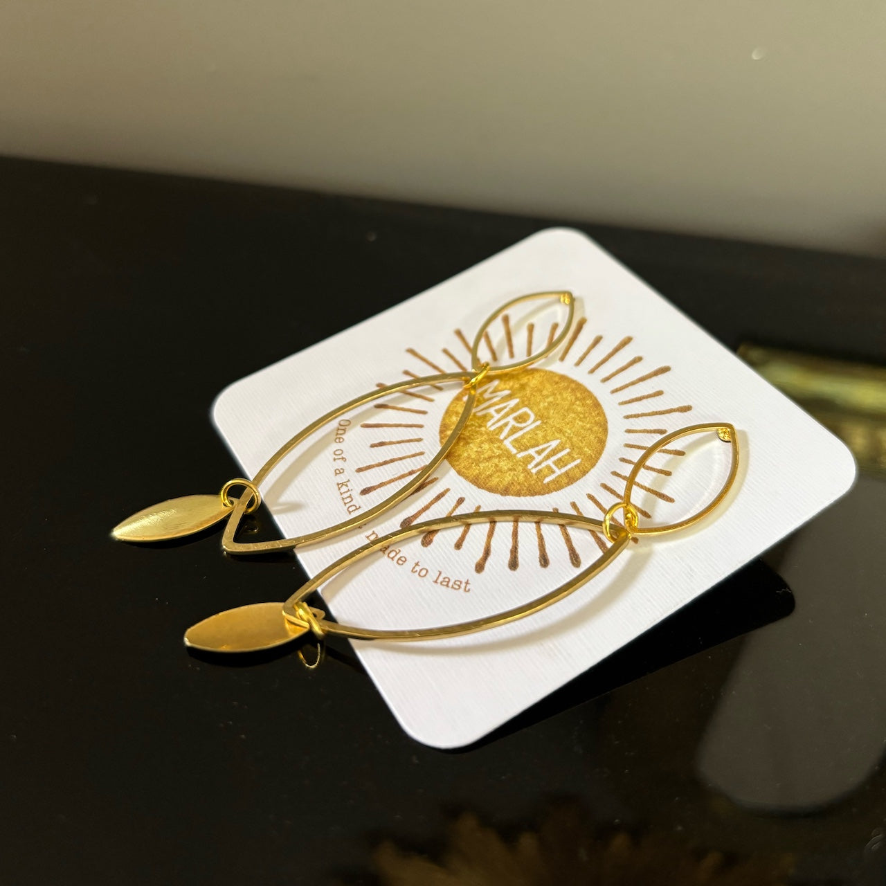 Boucles d'oreilles - navette- Origine