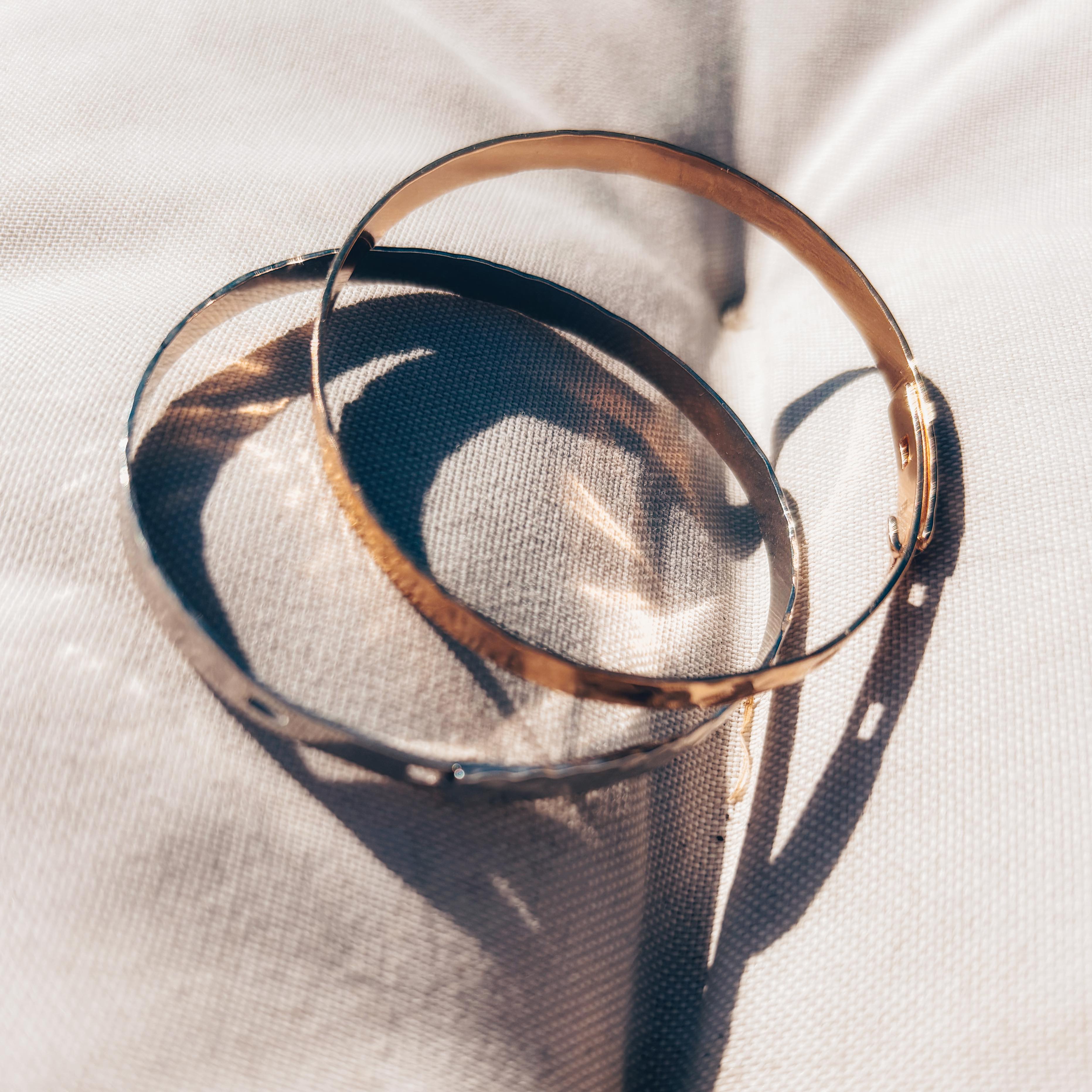 Les joncs martelés argent ou plaqué or 3 microns