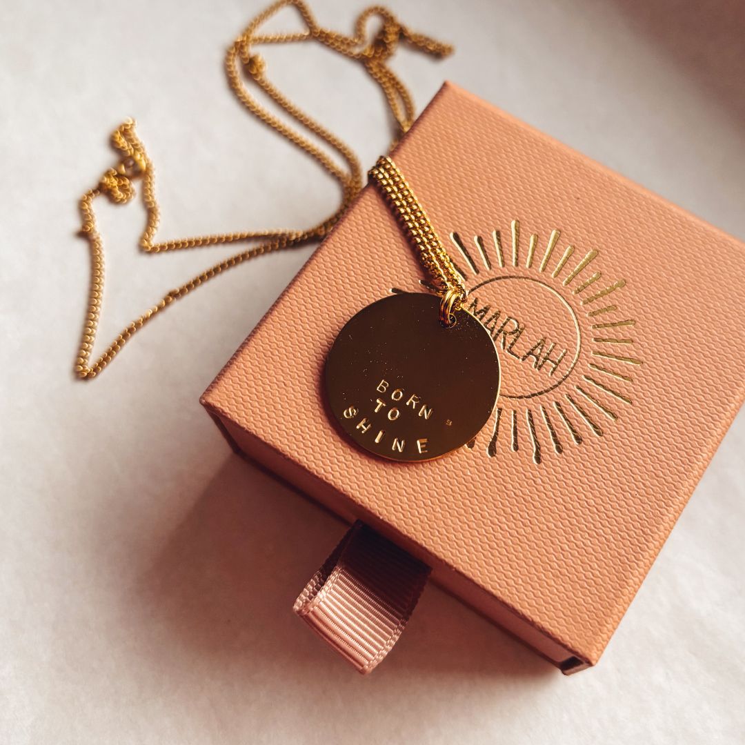 Cadeau à offrir écrin à bijou gravé à la main