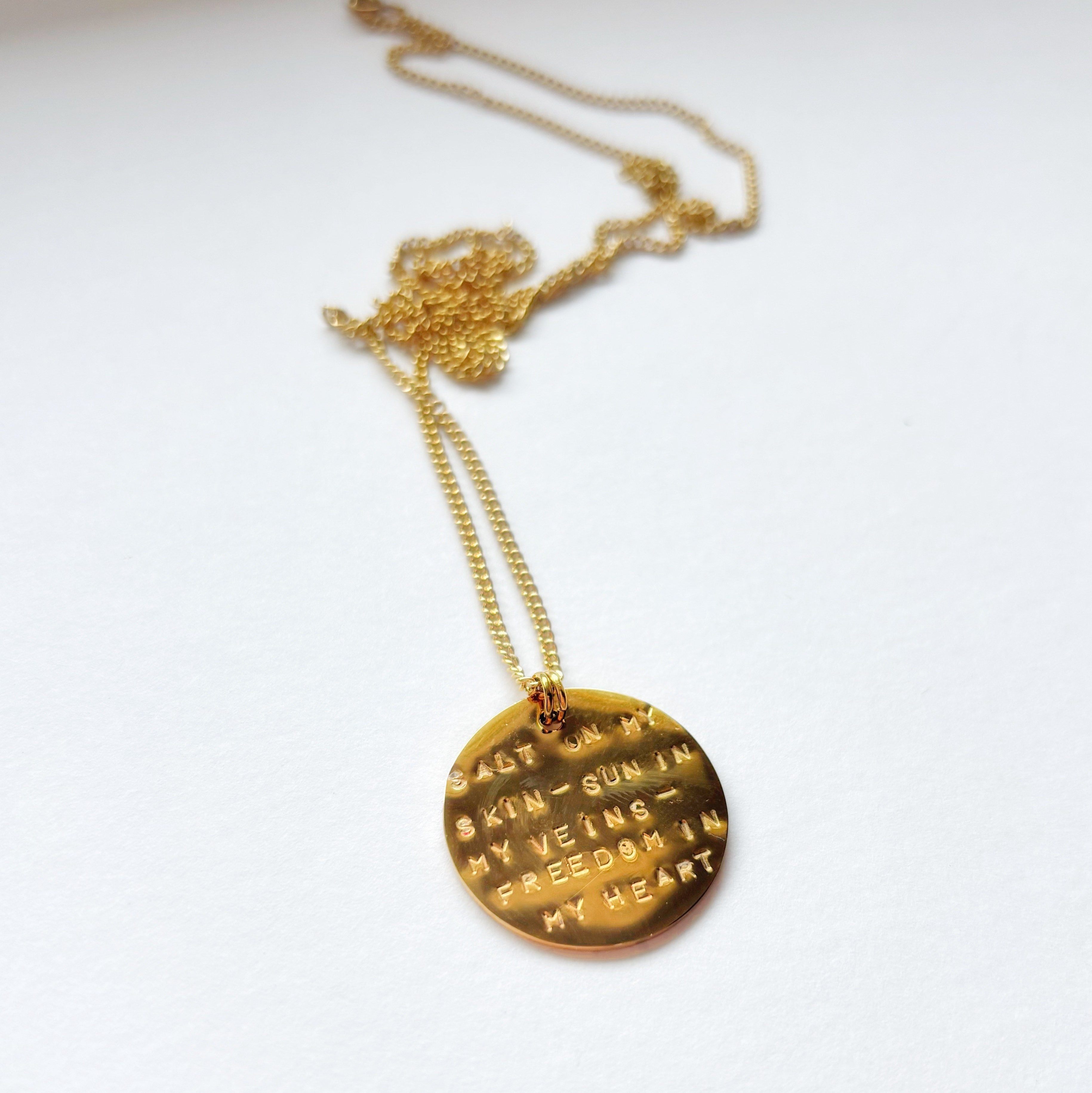 Médaille pour l'été collier de vacances pour les femmes solaires