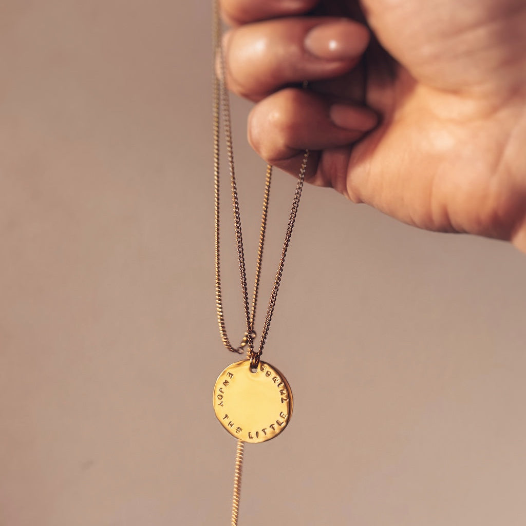 Médaille poinçonné à la main en Belgique