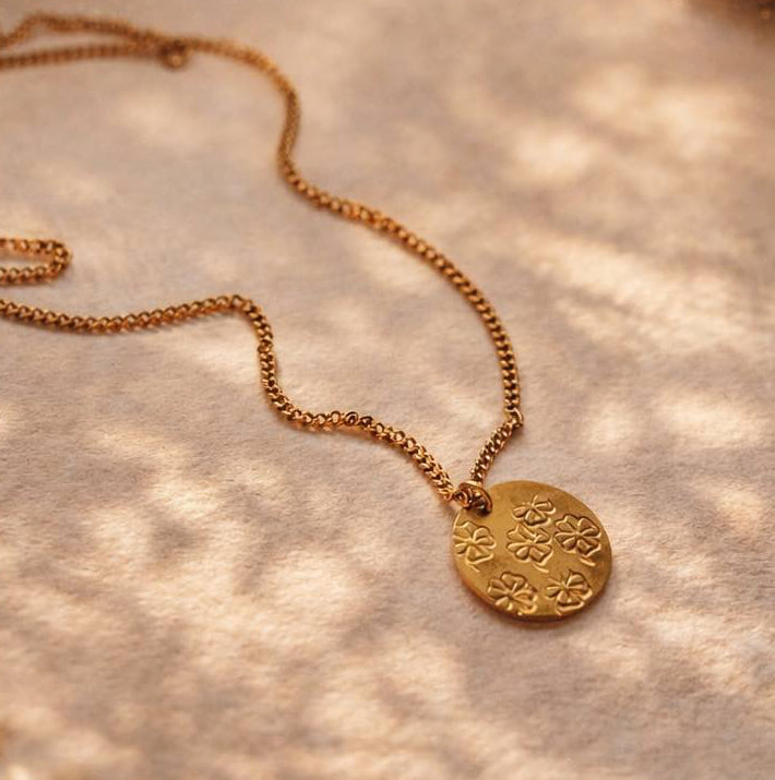 Bijou porte bonheur à porter tous les jours pour attirer la chance et le succès