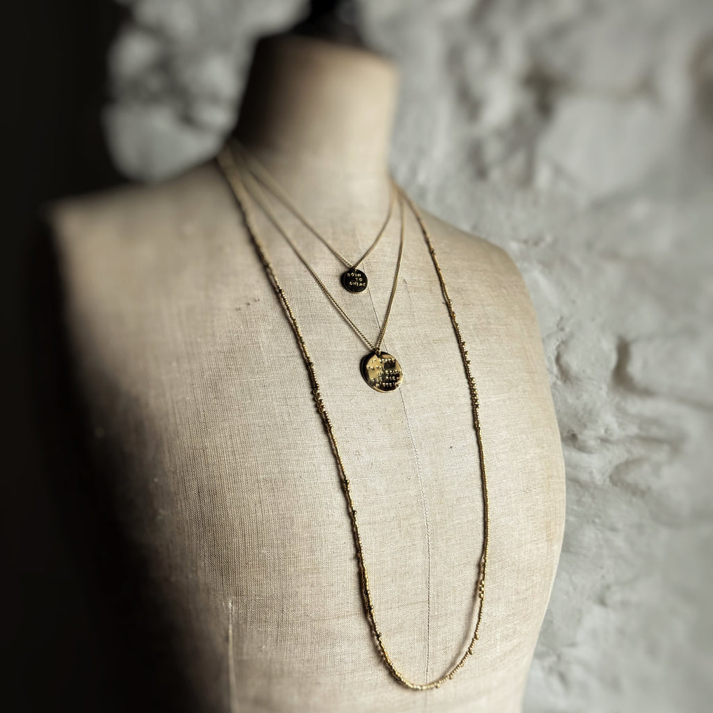 ✨ Grande Amulette (25 mm) — “Je porte en moi un soleil que rien n’éteint”