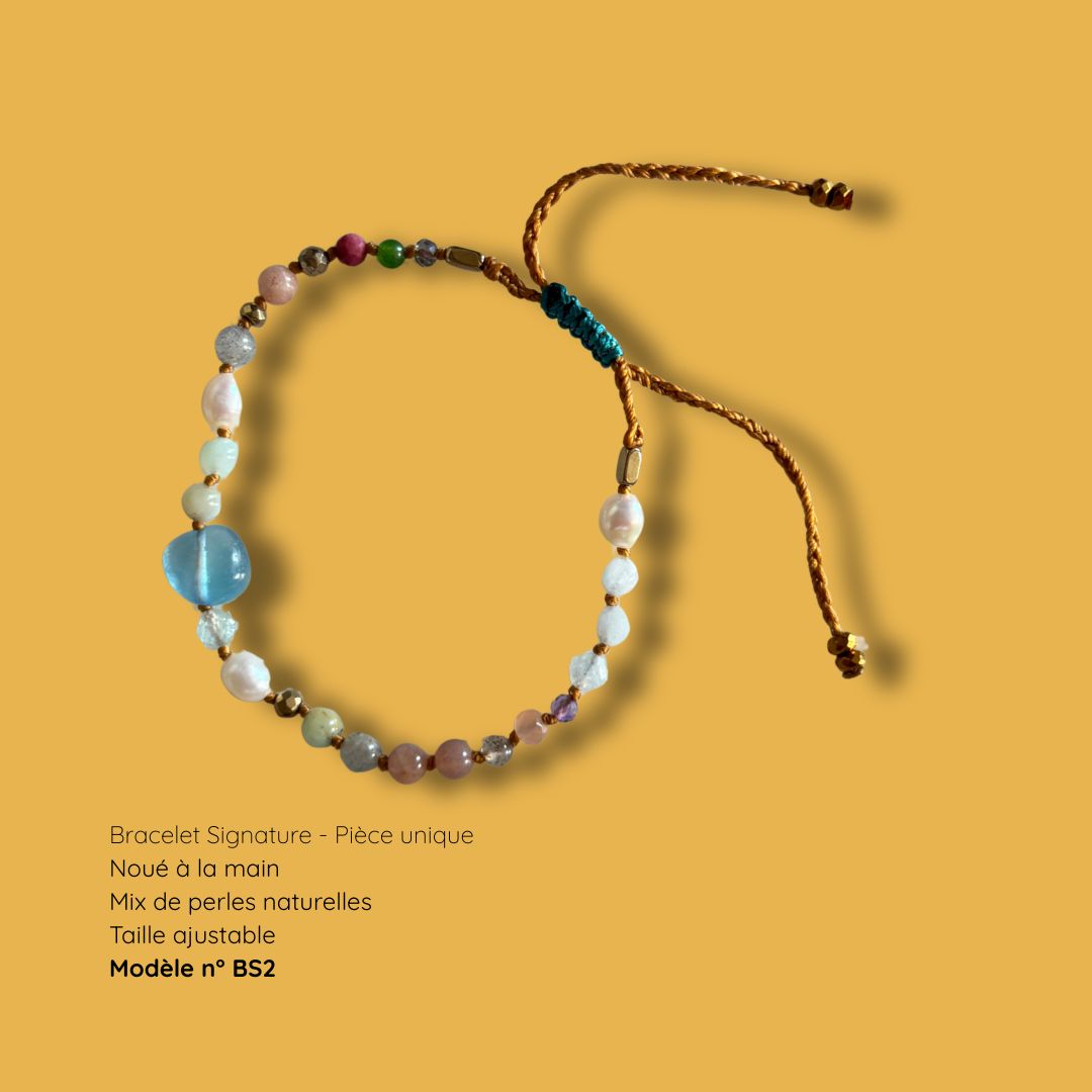 Bracelet Signature modèle BS2 - perles naturelles nouées à la main, taille ajustable, MarlaH Bijoux