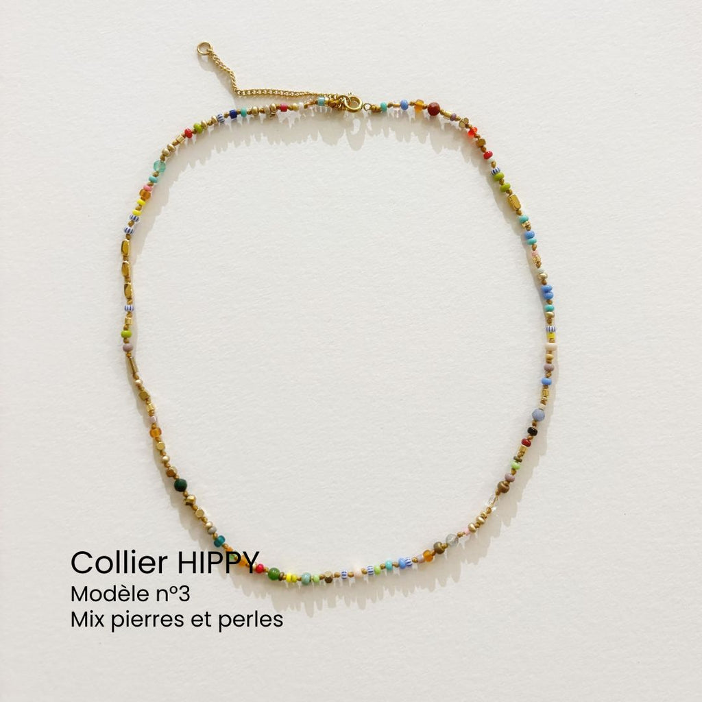 Collier HIPPY en pierres et perles pièce unique
