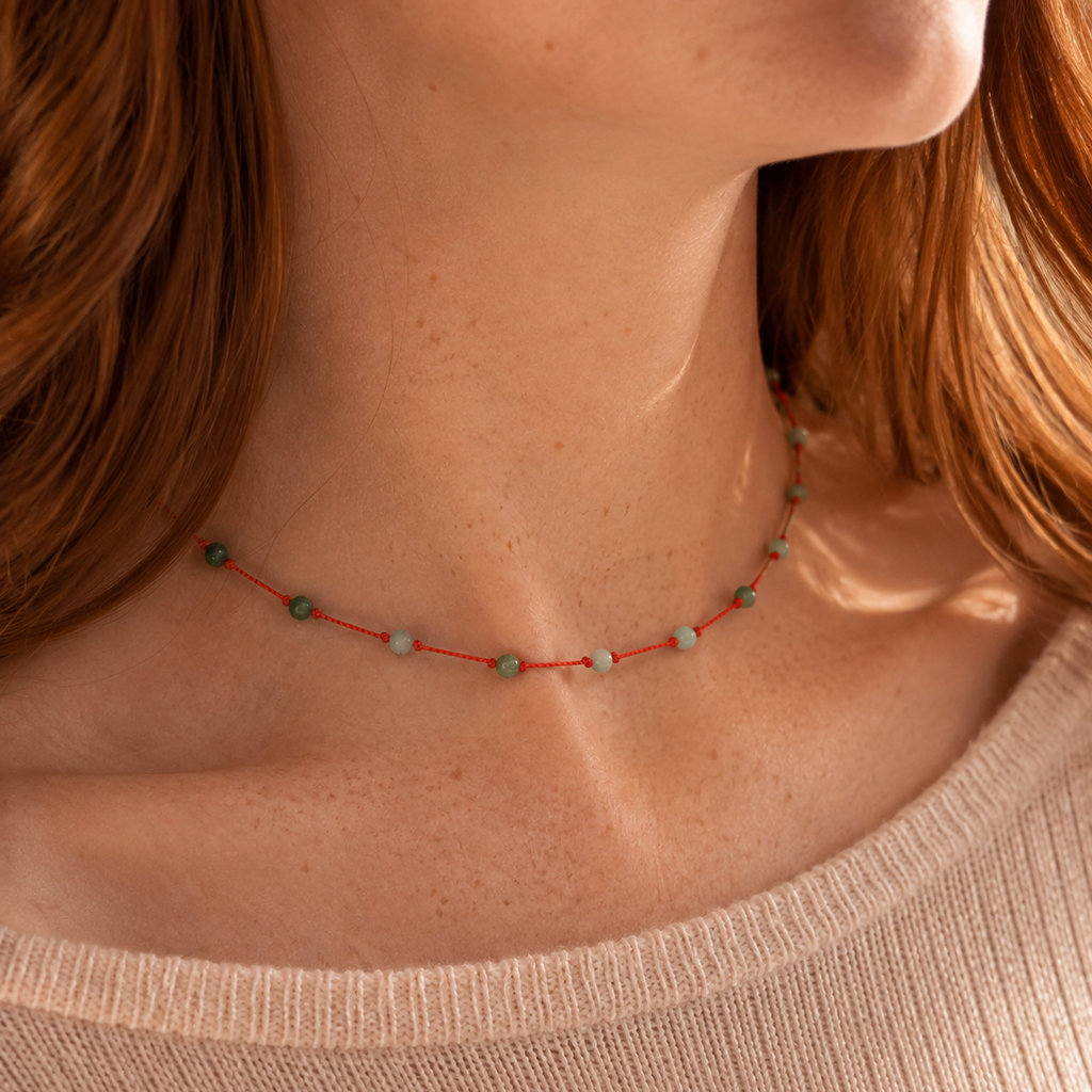 collier perlé porté pour l'automne
