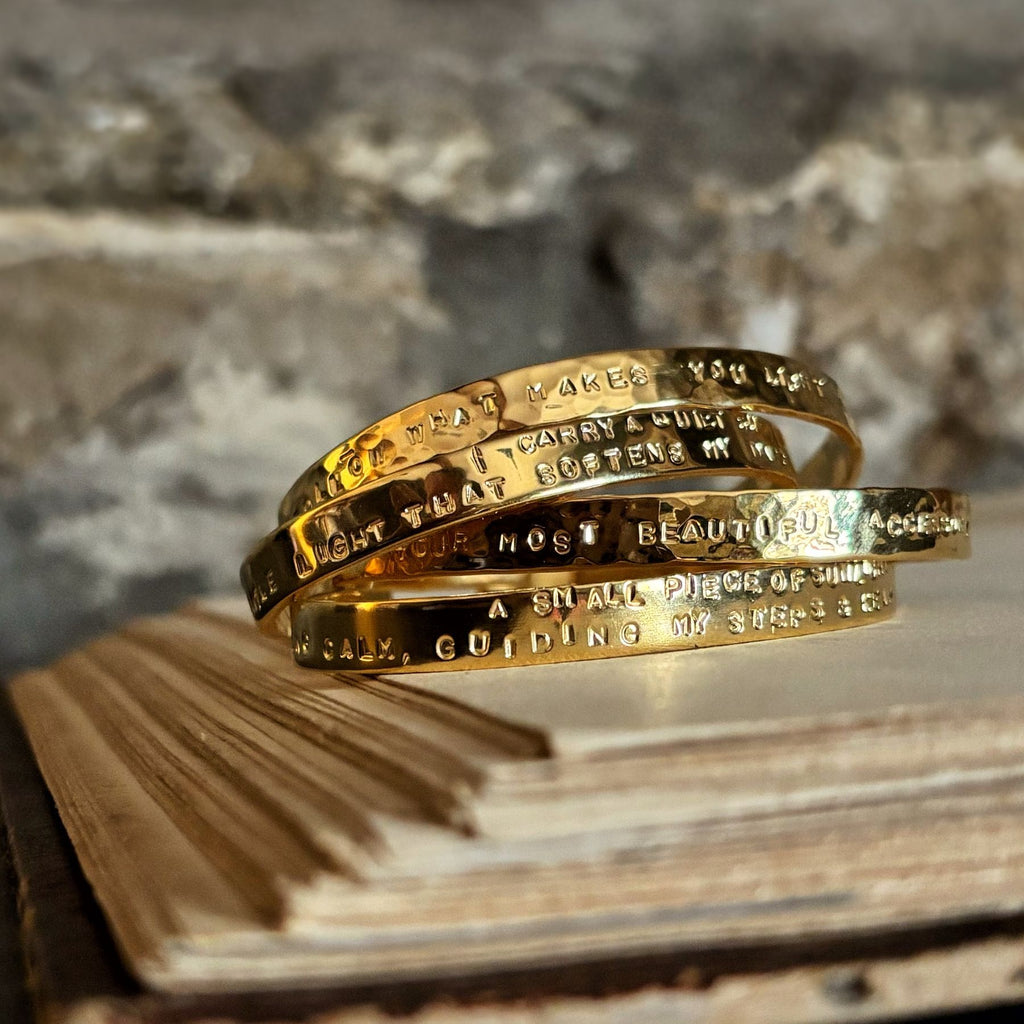 Bracelet plaqué or message – Origine - “I carry a quiet sun within me”