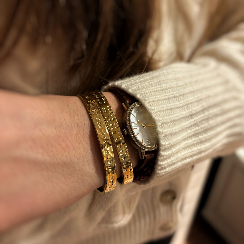 Bracelet plaqué or message – Origine - “I carry a quiet sun within me”