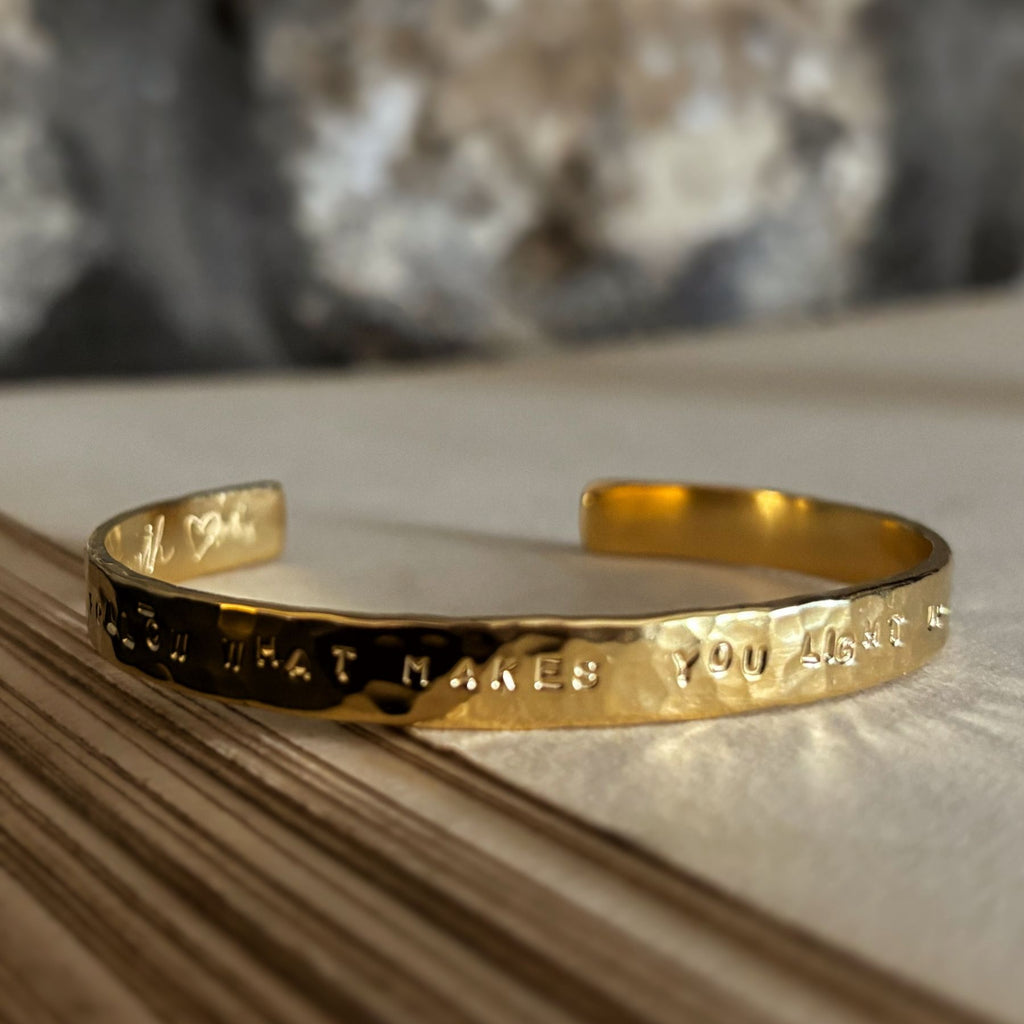 Bracelet plaqué or message – Origine - "Follow what makes you light up inside"