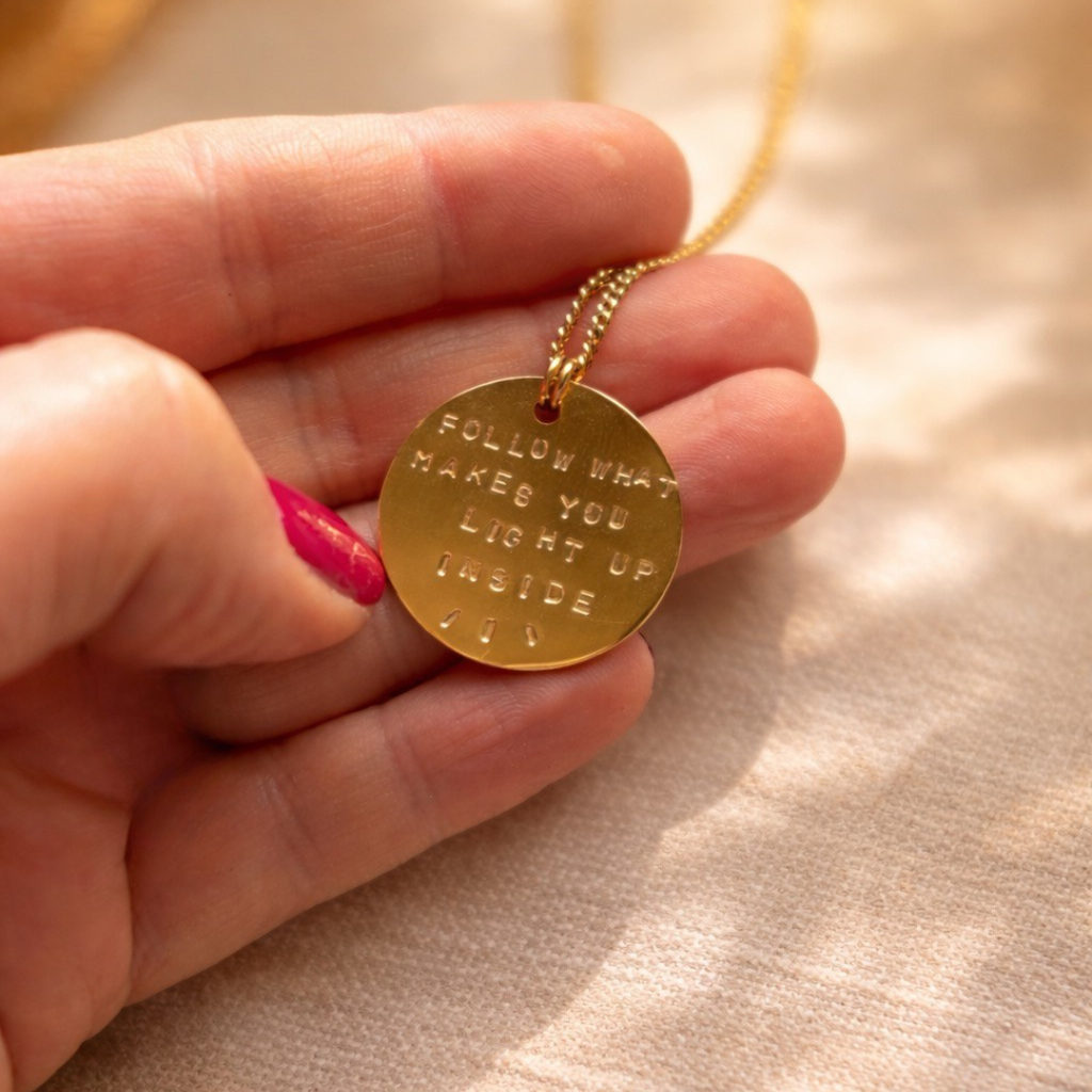 Médaille avec message inspirant faite main en Belgique