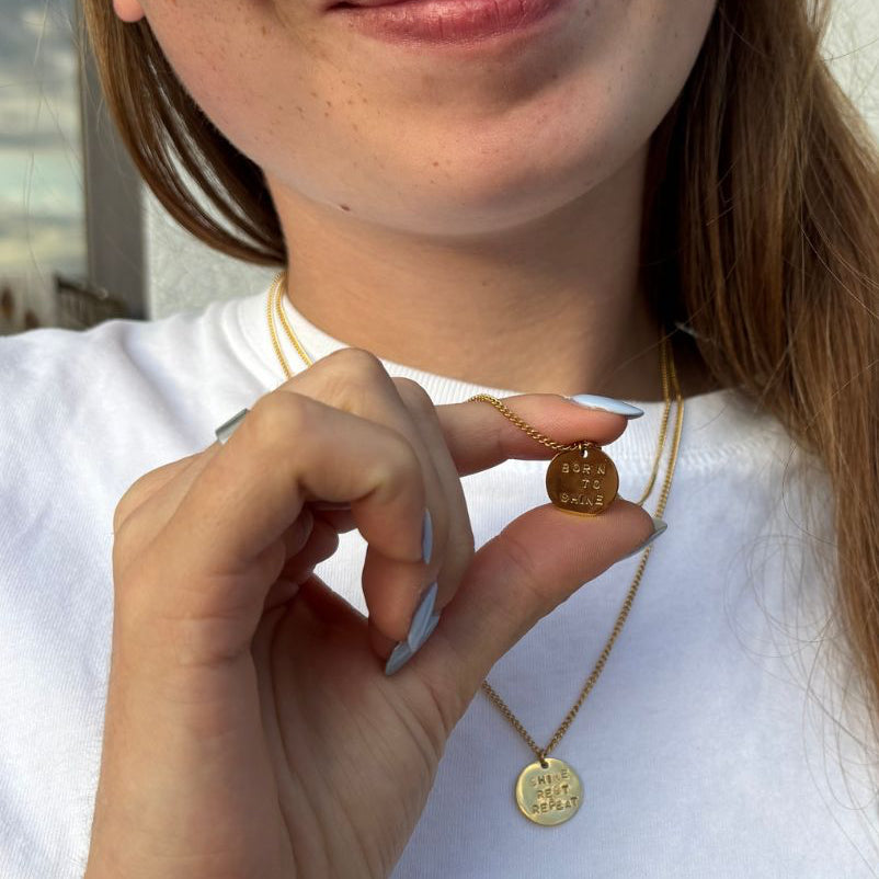 Collier Amulet – Médaille personnalisée à message | Talisman porte-bonheur doré