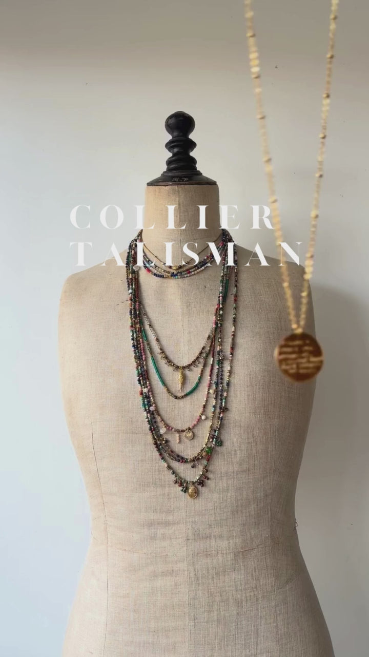 Collier talisman "I carry a quiet sun with me, a gentle light that warms my days"
