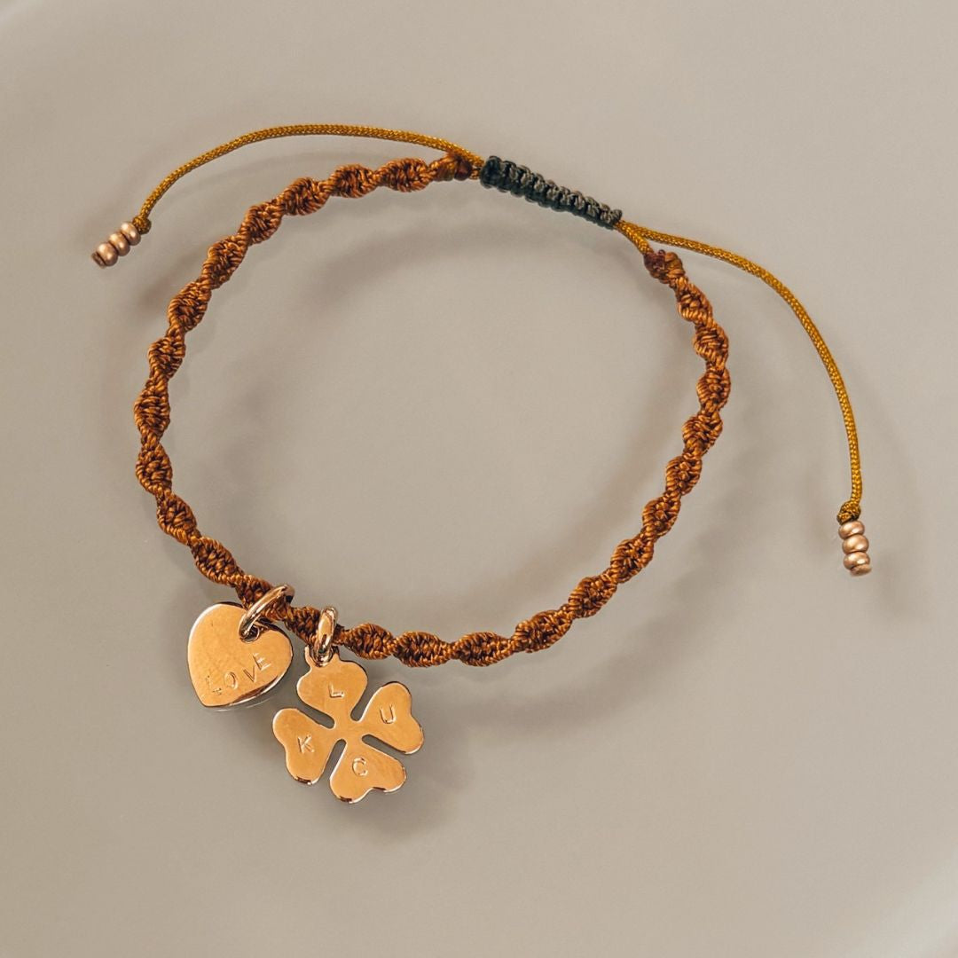 Bracelet Talisman du Soleil avec nœud coulissant réglable, fil ocre torsadé